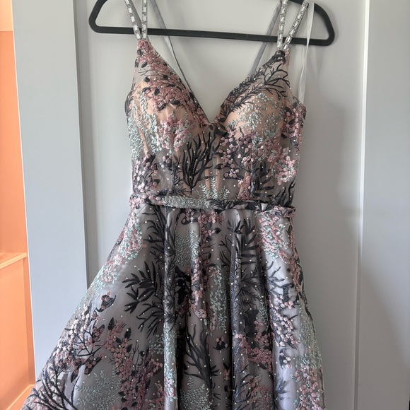 Formal Dress! - Picture 3 of 4